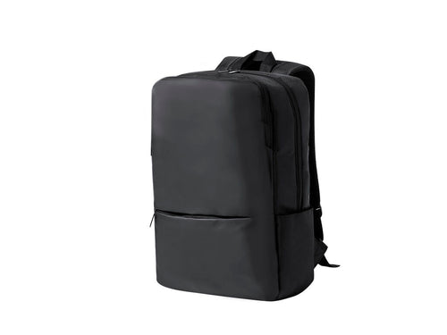 Sac à dos en éco-cuir élégant Design urbain, comprenant une poche principale rembourrée avec double fermeture pour tablette jusqu’à 10 pouces et portable jusqu’à 15 pouces, ainsi qu’une poche secondaire et une poche...
