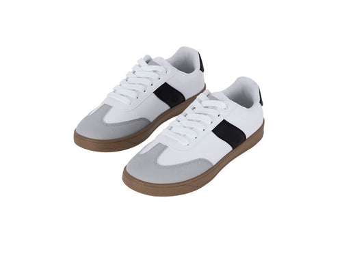 Chaussure avec un design à profil bas, confectionnée avec une tige en cuir doux et des renforts en daim qui apportent du style - Kodama Personnalise