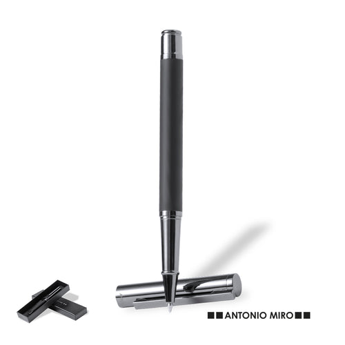 Stylo roller d'Antonio Miró en métal, avec un corps noir mat - Fakul Personnalise